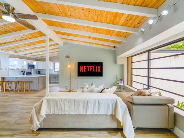 2443 Tortugas Ln, Fort Lauderdale FL 33312