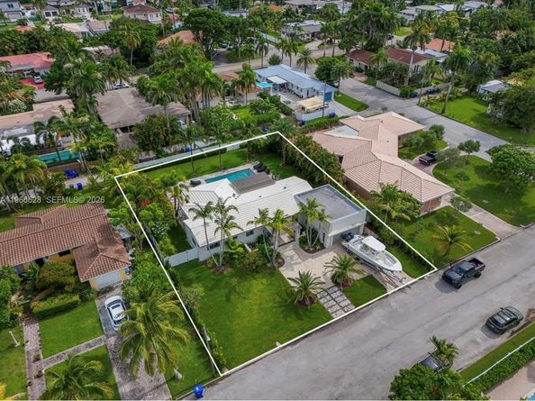 1050 Jefferson St, Hollywood FL 33019