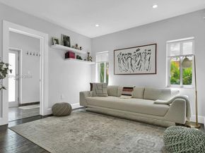 1050 Jefferson St, Hollywood FL 33019