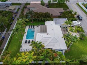 1050 Jefferson St, Hollywood FL 33019