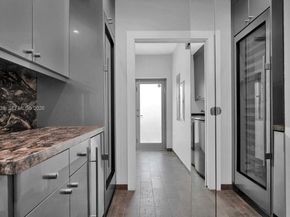 1050 Jefferson St, Hollywood FL 33019