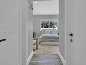 1050 Jefferson St, Hollywood FL 33019