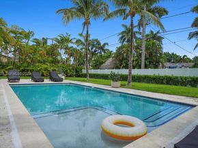 1050 Jefferson St, Hollywood FL 33019