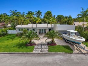 1050 Jefferson St, Hollywood FL 33019