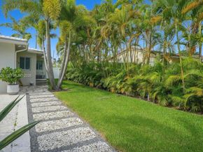 1050 Jefferson St, Hollywood FL 33019