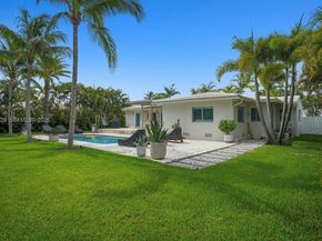 1050 Jefferson St, Hollywood FL 33019