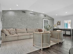 1050 Jefferson St, Hollywood FL 33019