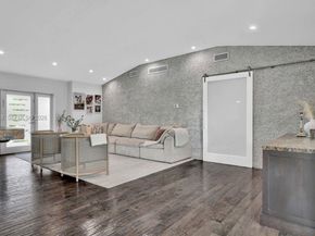 1050 Jefferson St, Hollywood FL 33019