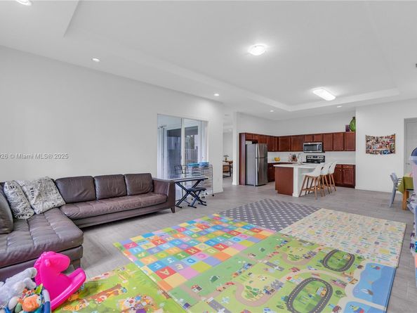 15288 SW 176th Ter, Miami FL 33187