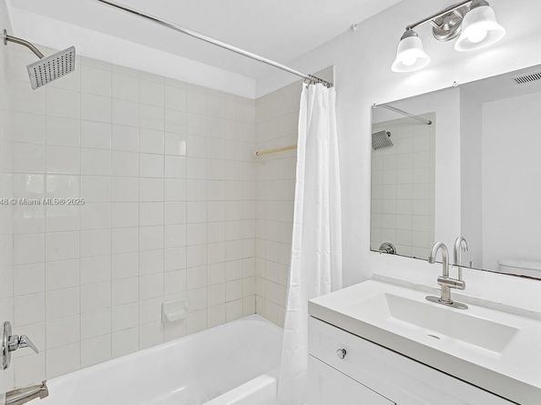 205 NW 84th St 205, Miami FL 33150