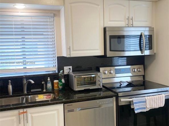 8089 Sweetbriar Way, Boca Raton FL 33496