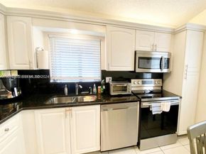 8089 Sweetbriar Way, Boca Raton FL 33496