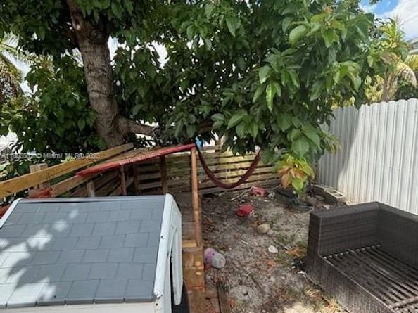 3011 NW 1st St, Miami FL 33125