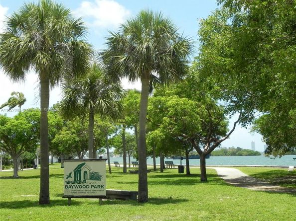 Undisclosed Address #A11827085, Miami FL 33138
