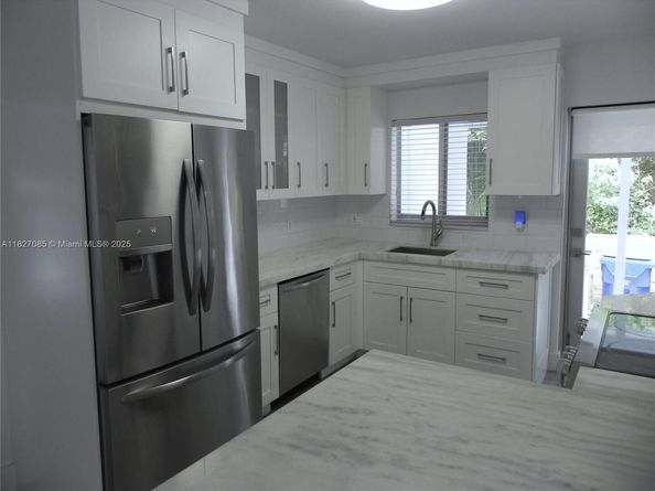 Undisclosed Address #A11827085, Miami FL 33138