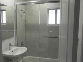 Undisclosed Address #A11827085, Miami FL 33138