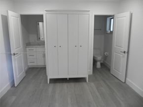 Undisclosed Address #A11827085, Miami FL 33138