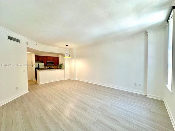 3001 NE 185th St 336, Aventura FL 33180