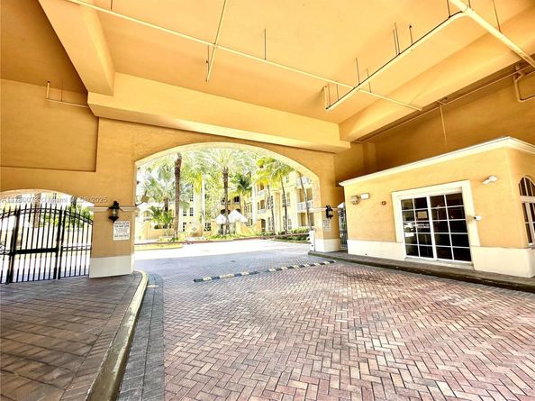 3001 NE 185th St 336, Aventura FL 33180