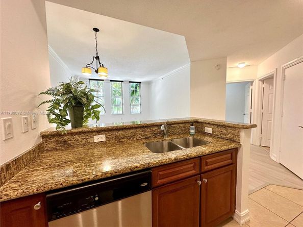 3001 NE 185th St 336, Aventura FL 33180