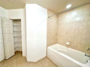 3001 NE 185th St 336, Aventura FL 33180