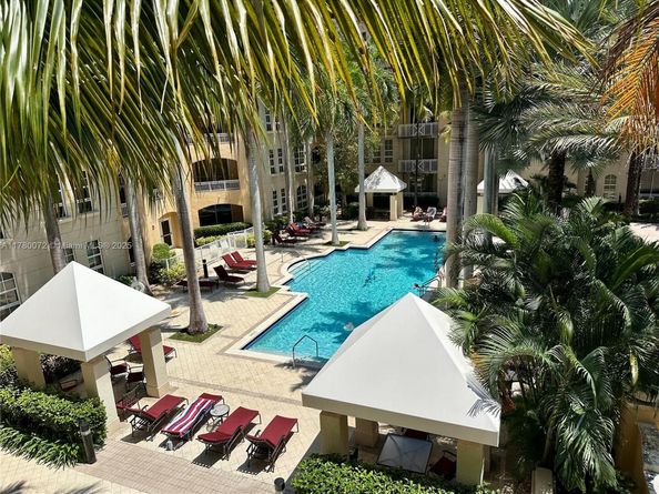3001 NE 185th St 336, Aventura FL 33180