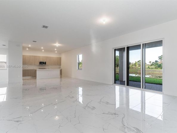 12289 SW 43rd St, Davie FL 33330