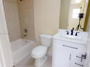 2800 W Sunrise Lakes Dr 101, Sunrise FL 33322