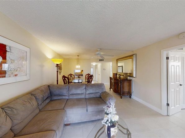 2800 W Sunrise Lakes Dr 101, Sunrise FL 33322