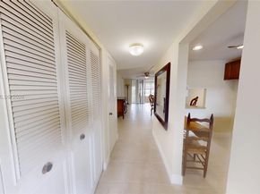 2800 W Sunrise Lakes Dr 101, Sunrise FL 33322