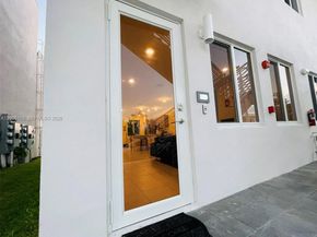 10300 NW 66TH Av 101, Doral FL 33178