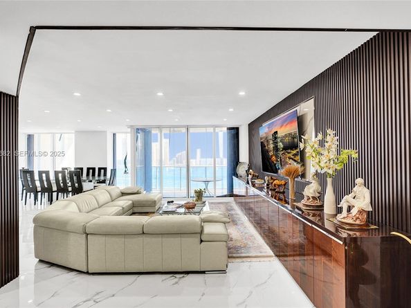 4000 Island Blvd 2301, Aventura FL 33160