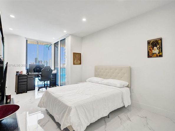 4000 Island Blvd 2301, Aventura FL 33160