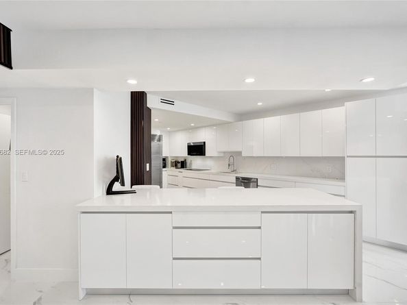 4000 Island Blvd 2301, Aventura FL 33160