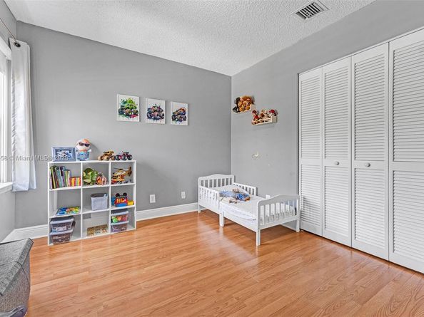 772 NW 132nd Ave, Plantation FL 33325