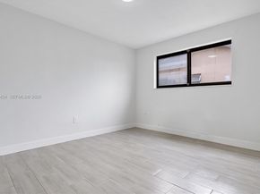 2805 E Lexington Dr, Miramar FL 33025