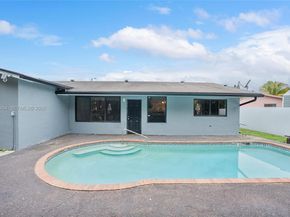 2805 E Lexington Dr, Miramar FL 33025