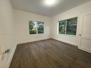 125 SW 32nd Ct Rd, Miami FL 33135