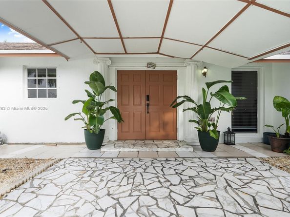 12535 SW 219th St, Miami FL 33170