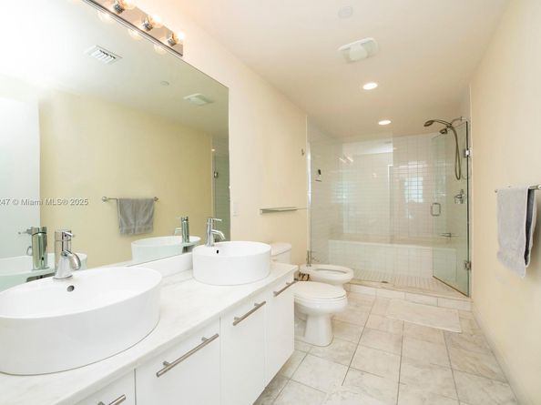 888 Biscayne Blvd 4007, Miami FL 33132