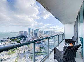 888 Biscayne Blvd 4007, Miami FL 33132