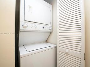 888 Biscayne Blvd 4007, Miami FL 33132