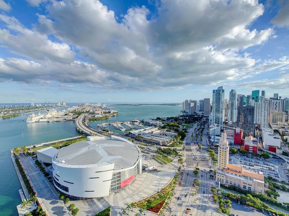 888 Biscayne Blvd 4007, Miami FL 33132