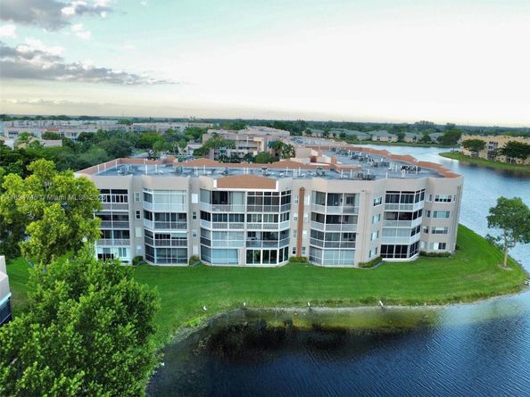 7440 Granville Dr 213, Tamarac FL 33321