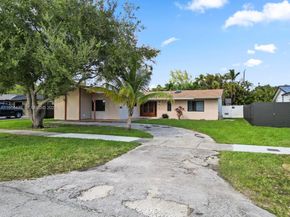 10415 SW 200th St, Cutler Bay FL 33157