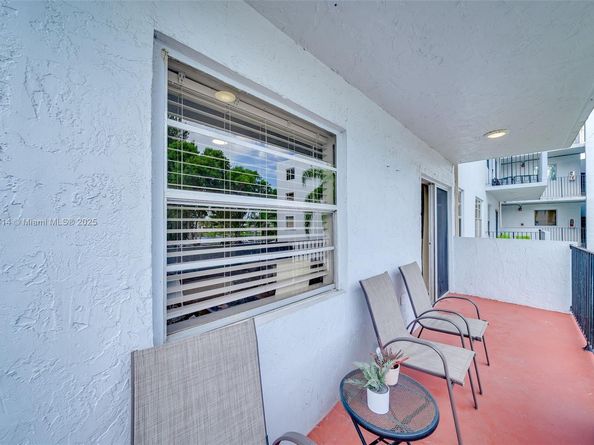1221 SW 122nd Ave 215, Miami FL 33184