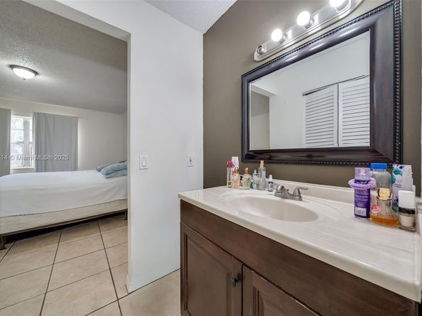 1221 SW 122nd Ave 215, Miami FL 33184