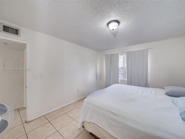 1221 SW 122nd Ave 215, Miami FL 33184