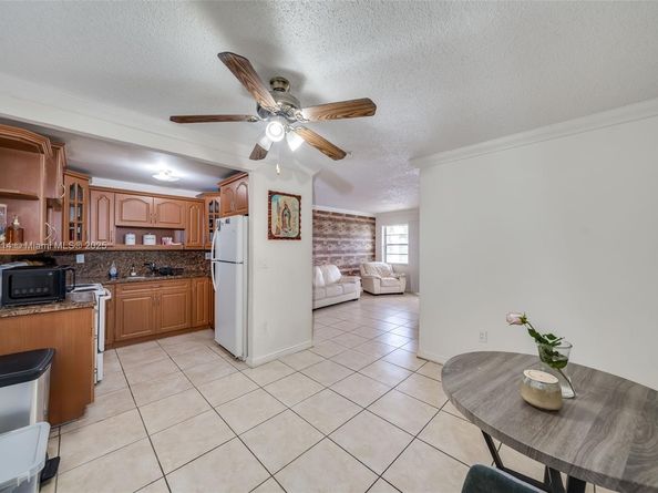 1221 SW 122nd Ave 215, Miami FL 33184