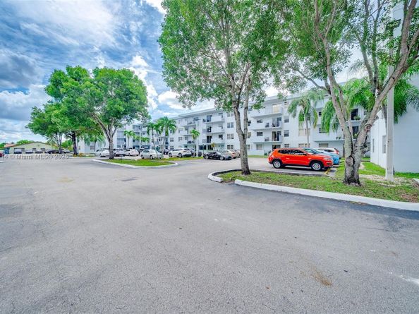 1221 SW 122nd Ave 215, Miami FL 33184